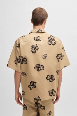 Camisa relaxed fit en algod&oacute;n el&aacute;stico con estampado de hibisco, Beige claro