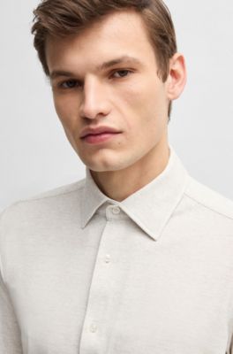 Camisa slim fit de tejido t&eacute;cnico estampado, Beige claro