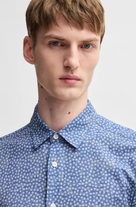 Slim-fit shirt in floral-print performance fabric