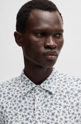 Camisa slim fit de lino el&aacute;stico con estampado floral, Celeste