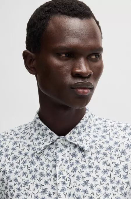 Slim-fit shirt in floral-print stretch linen