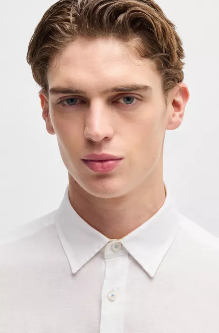 Slim-fit shirt in stretch linen