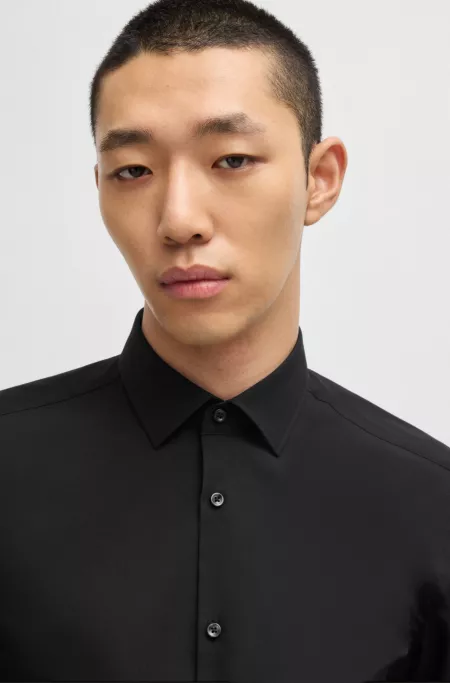 Slim-fit shirt in easy-iron cotton poplin