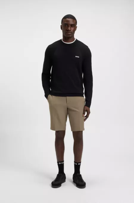 Slim-fit shorts in water-repellent stretch fabric