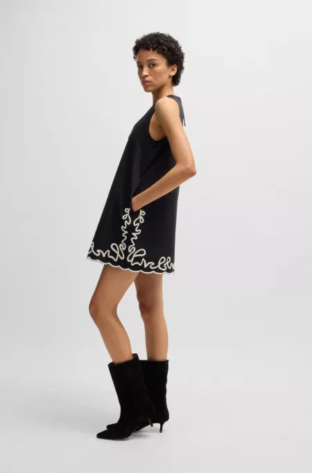 Cotton dress with contrast embroidery