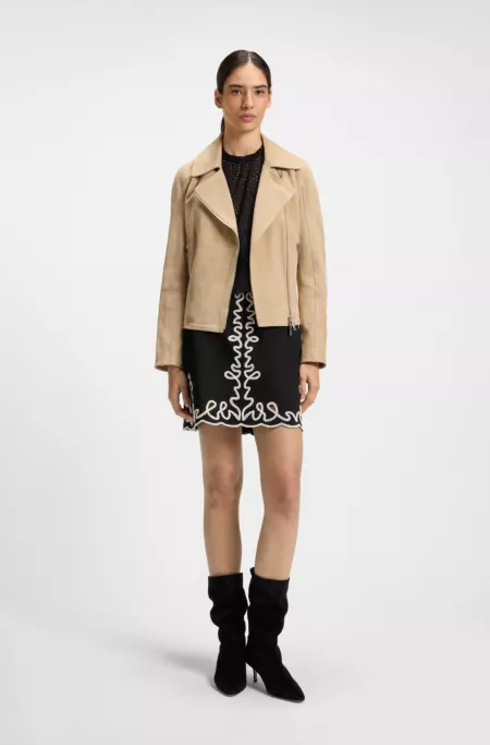 Cotton mini skirt with contrast embroidery