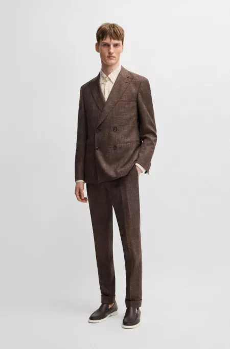 Two-piece suit in patterned tweed