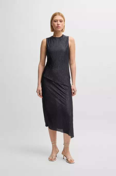 Plissé dress with layered effect