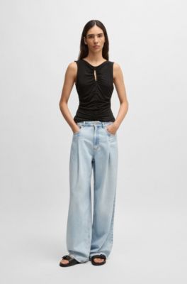 Top de punto con fruncido y detalle de abertura, Negro