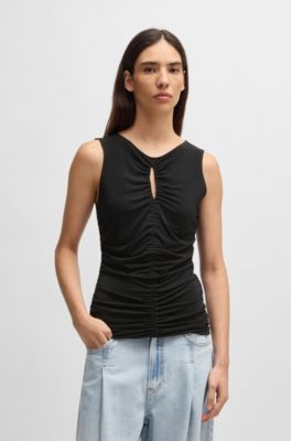 Top de punto con fruncido y detalle de abertura, Negro