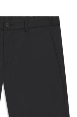 Shorts repelentes al agua con acabado de planchado f&aacute;cil, Negro
