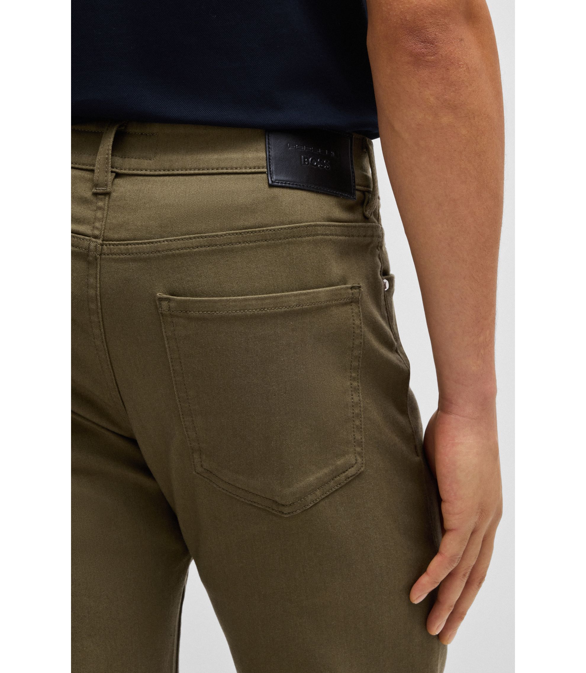 hbna50541775_302_340?wid=1980&