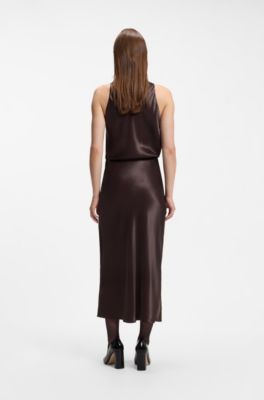 Falda midi evas&eacute; en tejido brillante, Marr&oacute;n