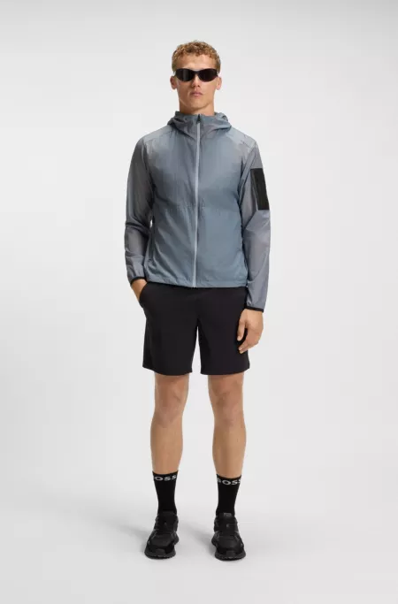 Water-repellent jacket in lightweight ripstop