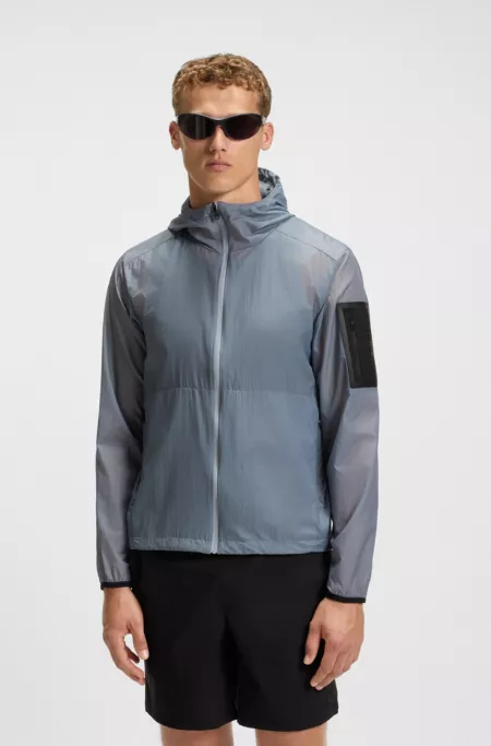 Water-repellent jacket in lightweight ripstop