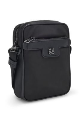 Sac reporter en twill structur&eacute; avec logo m&eacute;tallique revisit&eacute;, Noir