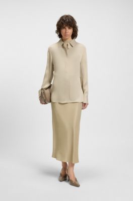 Slim-fit blouse in satin, Light Beige