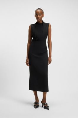 Vestido largo en crep&eacute; con cuello medio drapeado, Negro