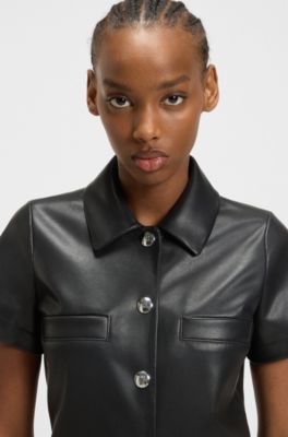 Vestido camisero en piel sint&eacute;tica con botones autom&aacute;ticos, Negro