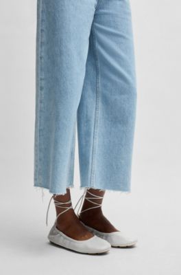 Bailarinas de piel de napa con monograma Double B, Gris claro