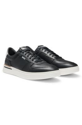 Deportivas de piel con logos en contraste, Negro