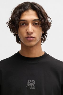 Camiseta de punto de algod&oacute;n HUGO x RB con logo de carbono sutil, Negro