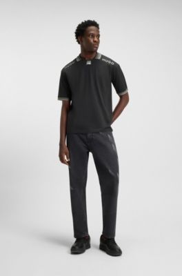 Polo HUGO&nbsp;x&nbsp;RB con ribetes y logos, Marr&oacute;n oscuro