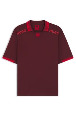 Polo HUGO&nbsp;x&nbsp;RB con ribetes y logos, Rojo oscuro