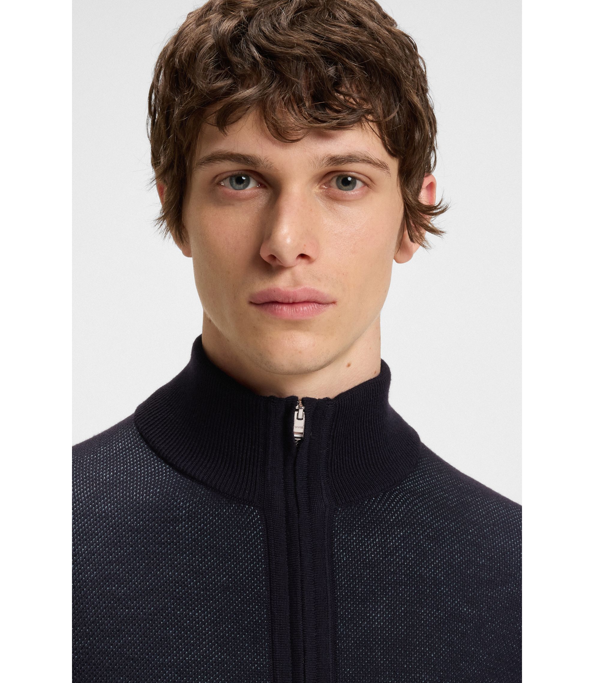 【hugo boss】フロントチャックセーター BOSS - Zip-front cardigan with knitted structure - Dark Blue