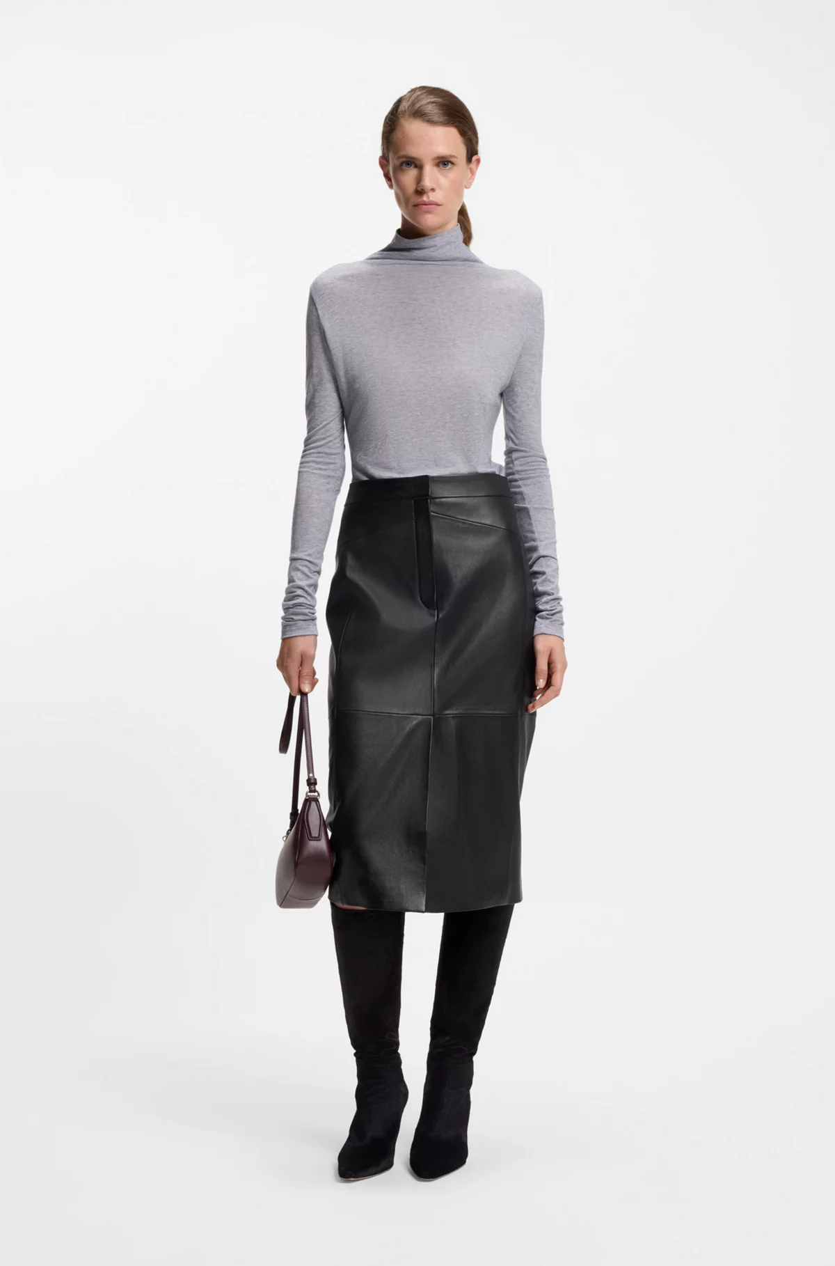 Falda lápiz en piel lustrosa, Negro