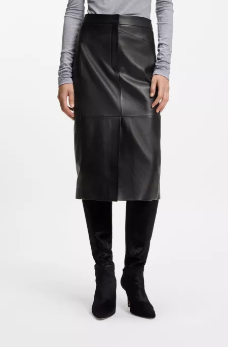 Pencil skirt in lustrous leather