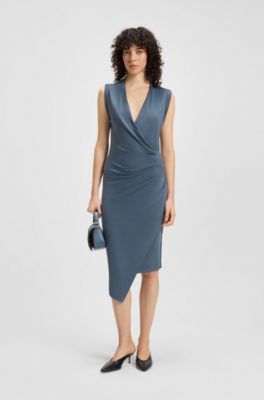 Vestido cruzado por la parte delantera con detalles fruncidos, Celeste