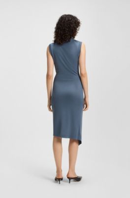 Vestido cruzado por la parte delantera con detalles fruncidos, Celeste
