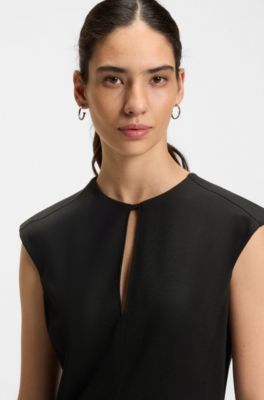 Vestido recto con detalle de cintur&oacute;n, Negro
