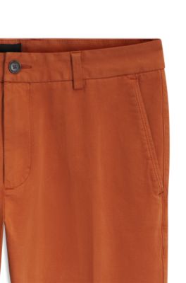 Pantalones modern fit, Marr&oacute;n