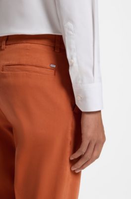Pantalones modern fit, Marr&oacute;n