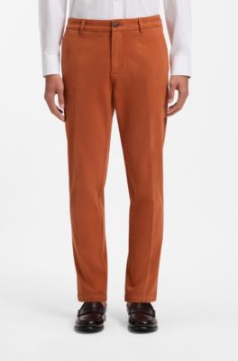 Pantalones modern fit, Marr&oacute;n
