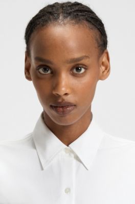 Chemisier Slim &agrave; la coupe longue avec ceinture en similicuir, Blanc