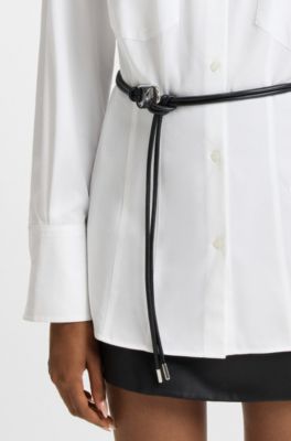 Blusa larga slim fit con cintur&oacute;n de piel sint&eacute;tica, Blanco