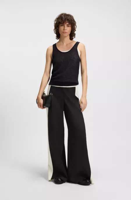 Regular-fit trousers with colour-blocking