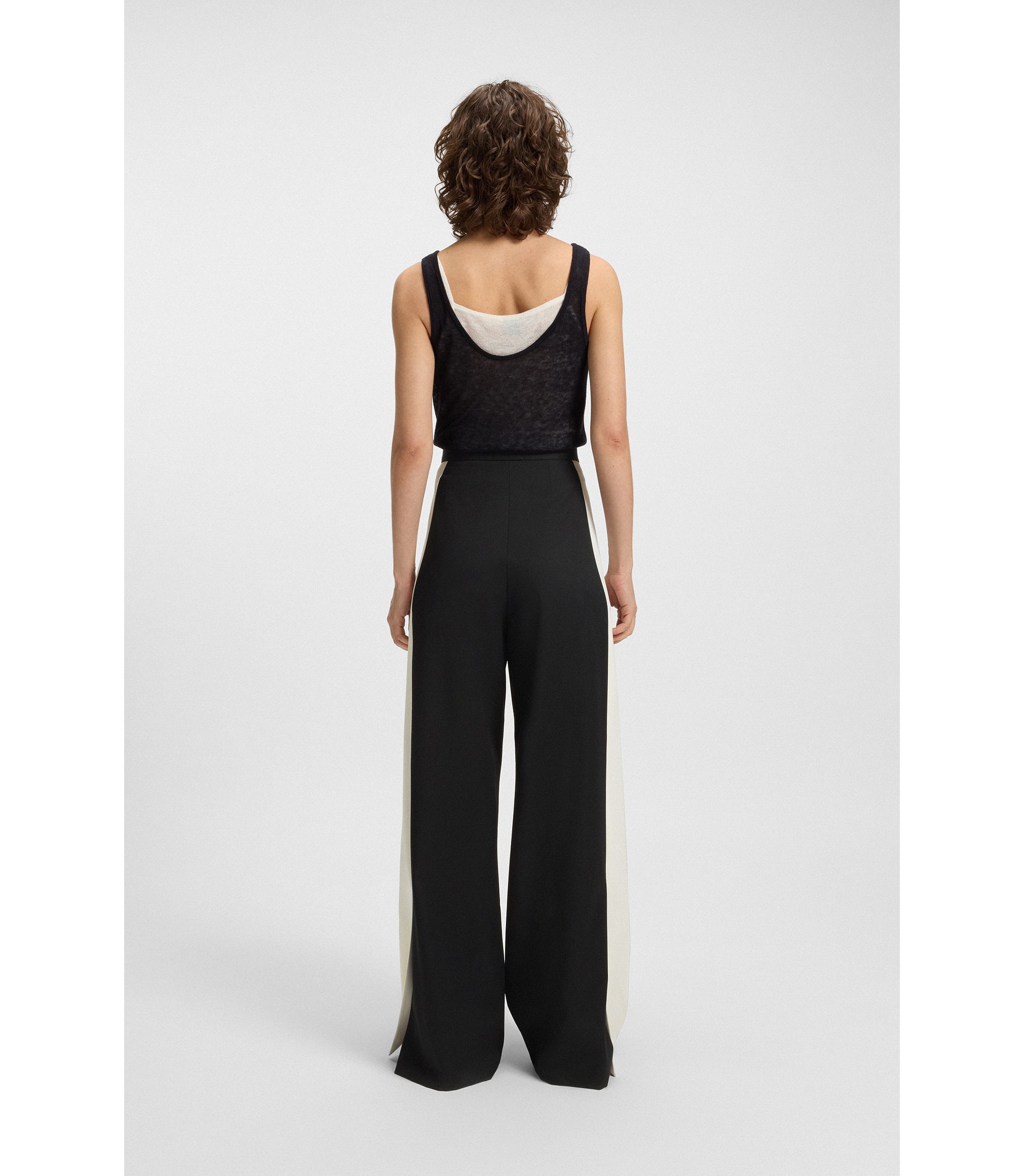 hbna50543410_001_360?wid=1980&