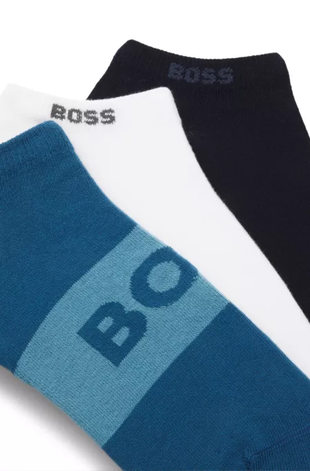 Three-pack of cotton-blend socks in an ankle length