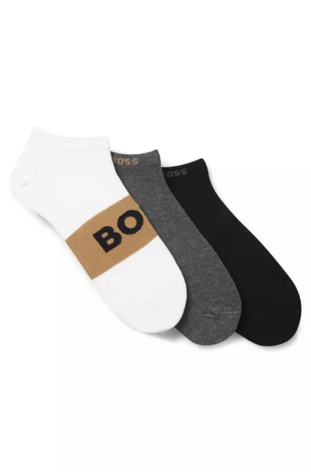 Three-pack of cotton-blend socks in an ankle length