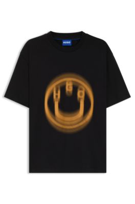 【Hugo Boss】Diobo blurred print スモール ロゴ Tシャツ ♪ HUGO - All-gender T-shirt with blurred logo print - Black