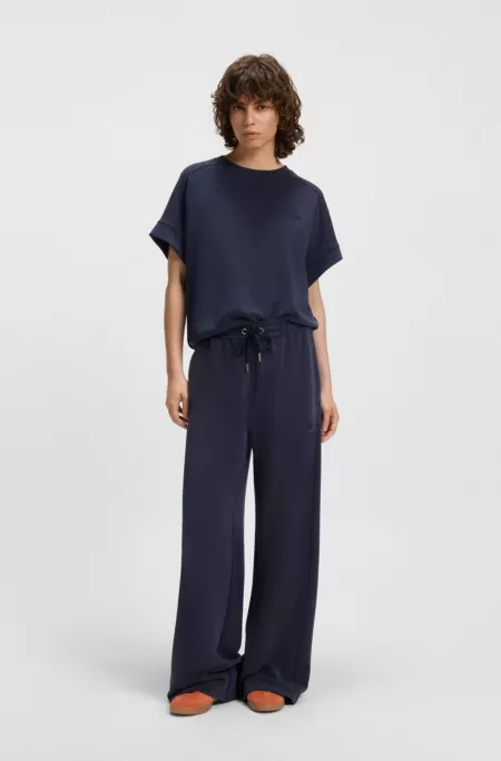 Handwritten-logo T-shirt in an oversized fit