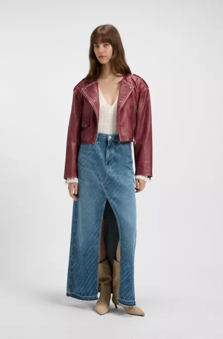 Embroidered-structure bodysuit with V neckline