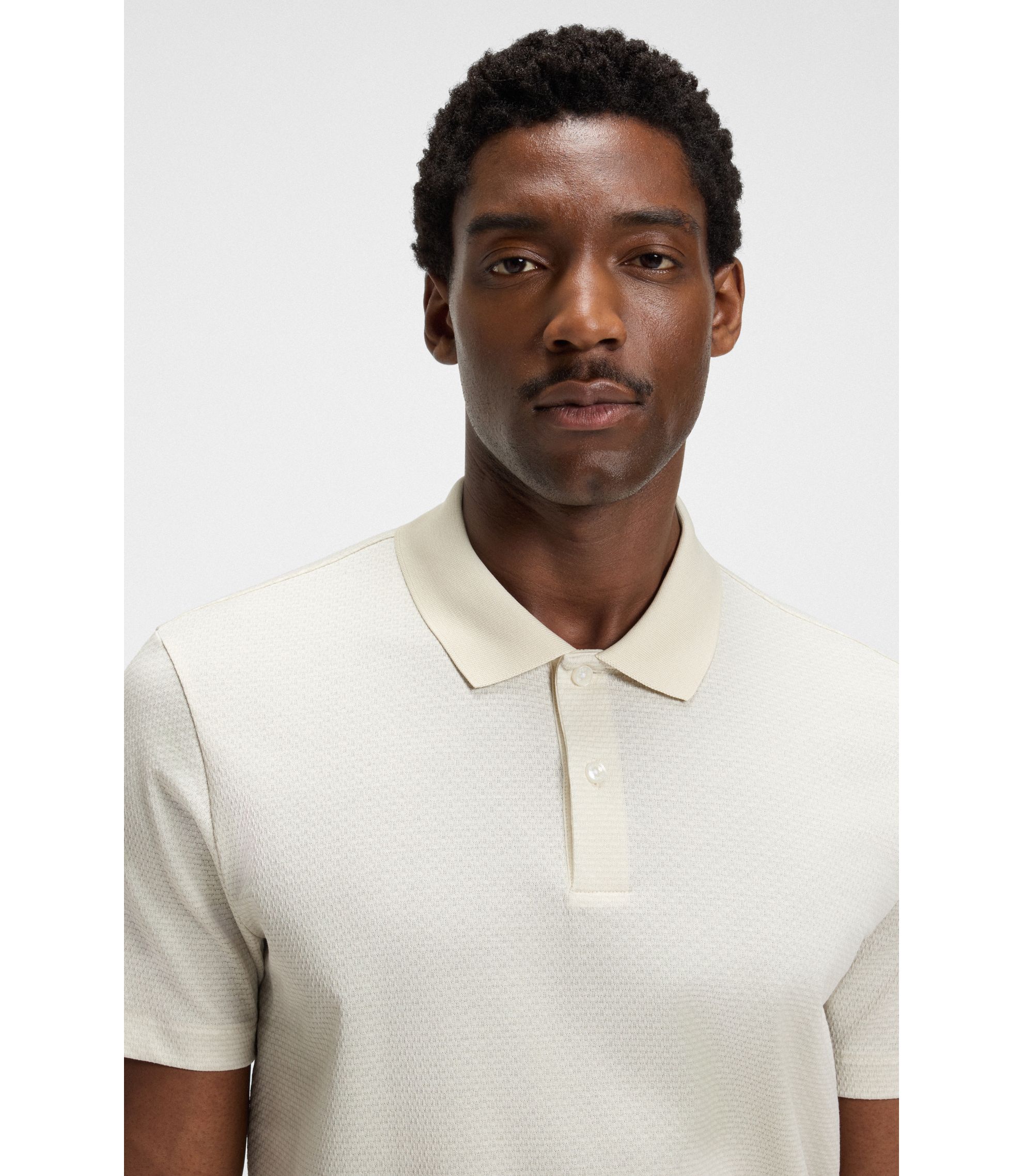 hbna50543885_131_340?wid=1980&