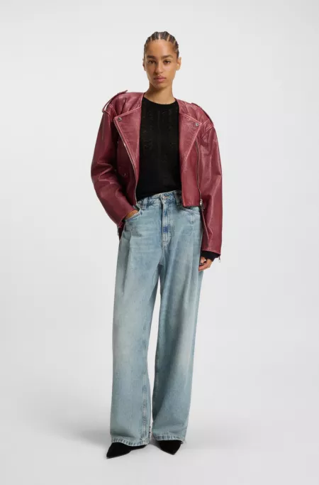 Fine-gauge sweater with knitted structure