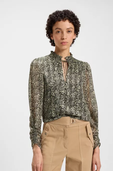 Relaxed-fit blouse in printed seersucker