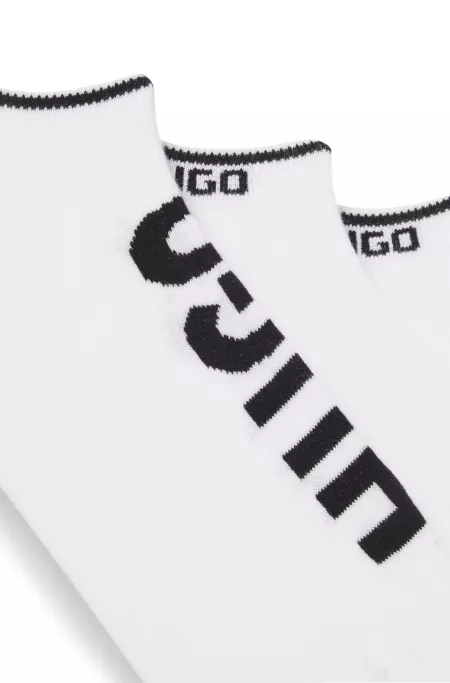 Three-pack of ankle socks with logos